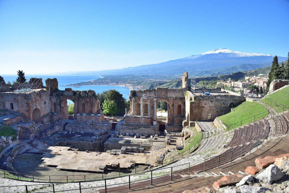 Car rental in Taormina and tours on Etna